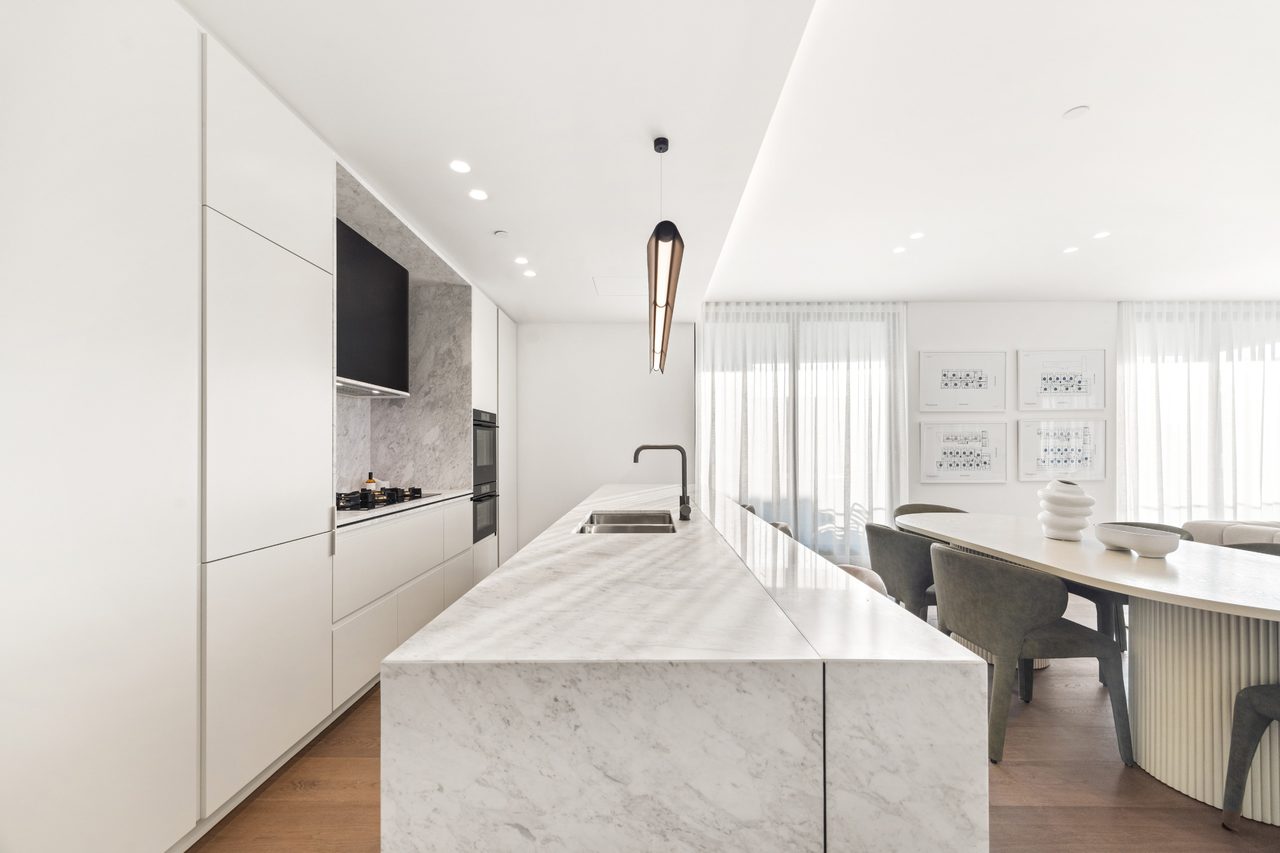 TH1 / 82 Holyrood Street , Hampton